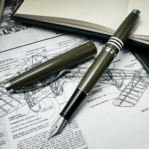 Dakota Fountain Pen, Military Green - F